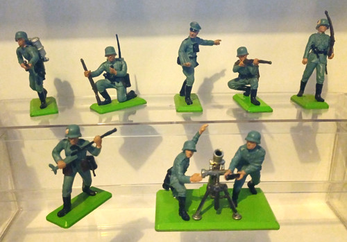 Britains deetail world - britains, war