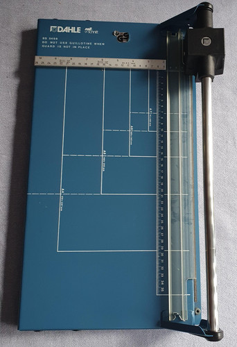 Dahle 551 paper trimmer - paper,