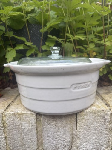 Pyrex casserole with lid - casserole,