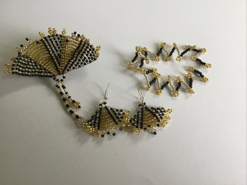 Set beaded brooch - of,