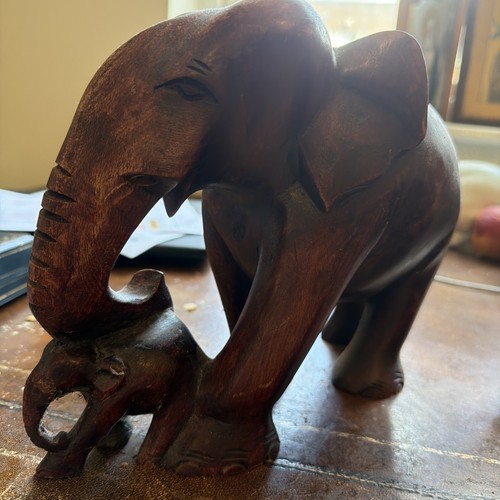 Mahogany woof family statue - woof,