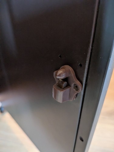 Genuine door catch with - door,