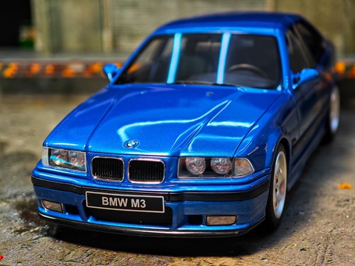 Bmw e36 sedan - estoril, blue
