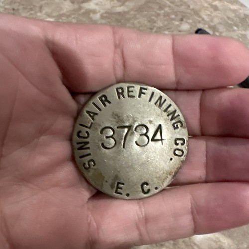 Sinclair refining employee - refining,
