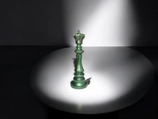 Green King Chess Piece Sculpture Handmade Decorative Ornament Elegant Home Decor