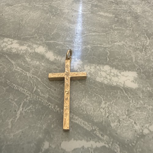 9ct gold cross 375 - cross, solid