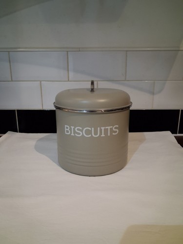 Biscuit barrel cylinder - biscuit, olive
