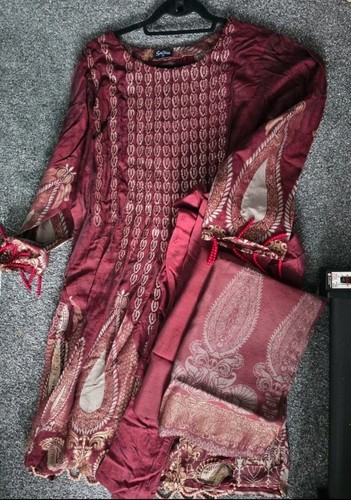Pakistani dress stitched - pakistani,
