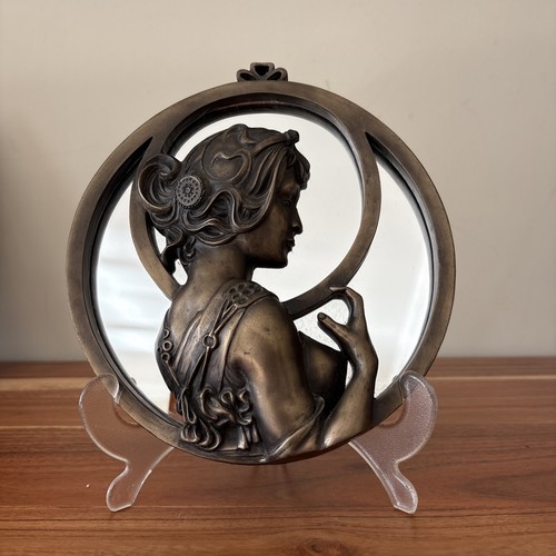 Art nouveau style round - art,