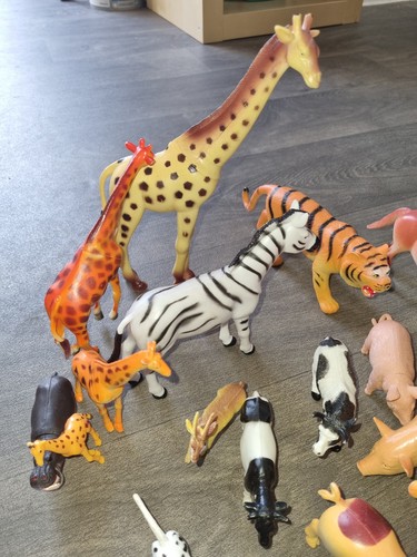 Assorted animals toys - 25,