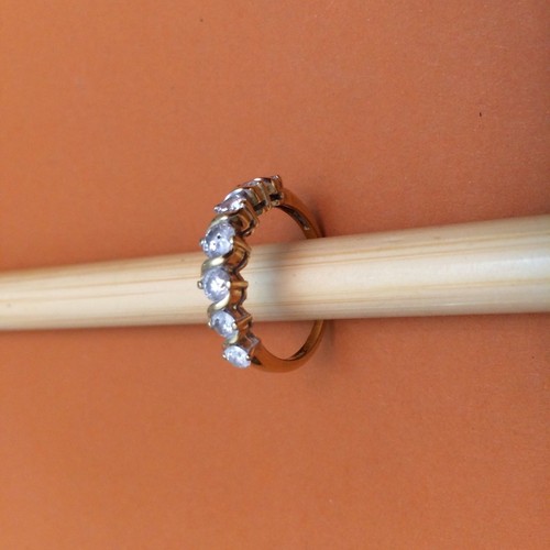 Hallmarked 18ct yellow gold
