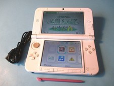 Nintendo 3DS XL White & Pink