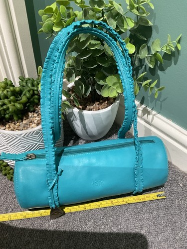 Leather turquoise small barrel - turquoise,
