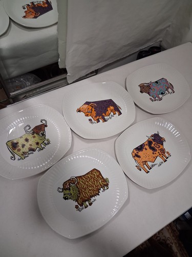 Vintage ironstone pottery - 5x,