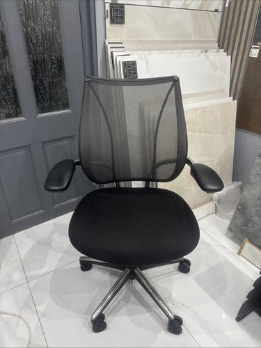 Black humanscale liberty - black,