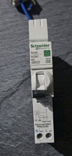 RESI9 SCHNEIDER ELECTRIC B32