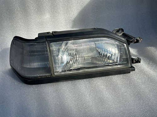 Mazda 323 1987 - , right