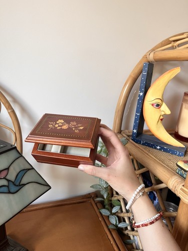 Vintage wooden jewellery box - jewellery,