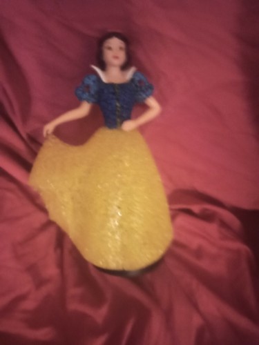 Disney snow white colour - disney,