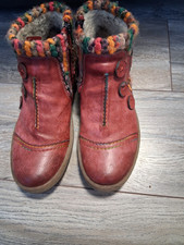 * VGC Reiker Zena Rainbow Wool