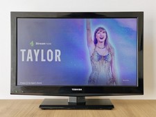 Toshiba 22in LCD HD TV/DVD Combo HDMI Freeview + Remote Control. Model 22DL702B.