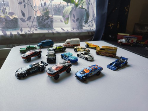 15x original hot wheels - 💥,