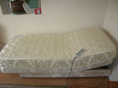 Adjustamatic single bed - single,