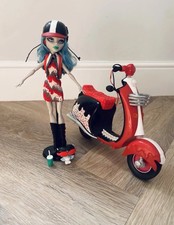Monster High Ghoulia Yelps Doll With Scooter And Accessories 