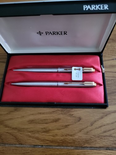 Vintage parker ballpoint - gt,