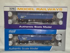 2 x Dapol OO Gauge Telescopic Hood Wagon - Tiphook Rail Blue B747F & 4F-039-008