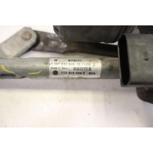 Front windscreen wiper motor - windscreen,