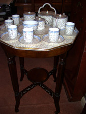 WEDGWOOD WOODEN TEA TROLLEY ON CASTERS WITH 6 PLACE VICTORIAN TEA SET