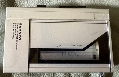 Sanyo cassette tape deck - cassette,