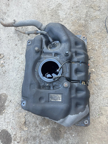Toyota yaris mk2 fuel tank - toyota,