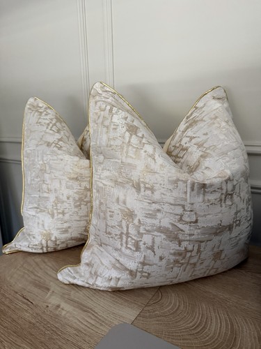 Set gold piped white - of,