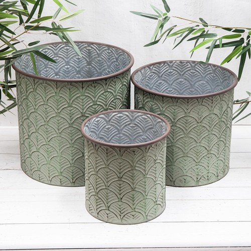 Vintage green metal flower - green,