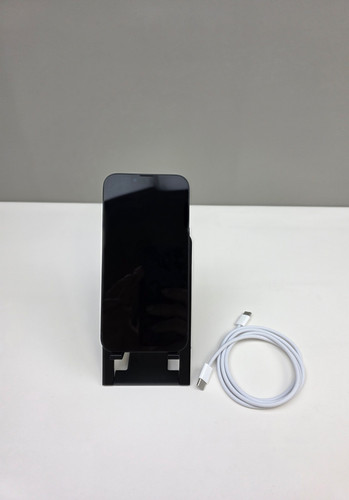 Apple iphone 16e - (locked),