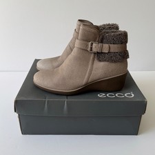 Ecco boots size 38 5 Shiver Wedge heel brown beige bootie ankle fleece 5.5