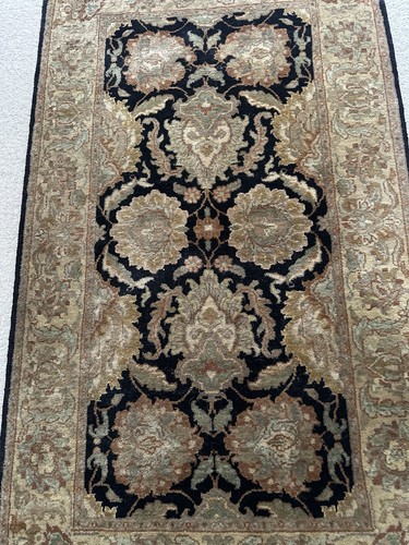 Hand knotted indian rug 100 - knotted,