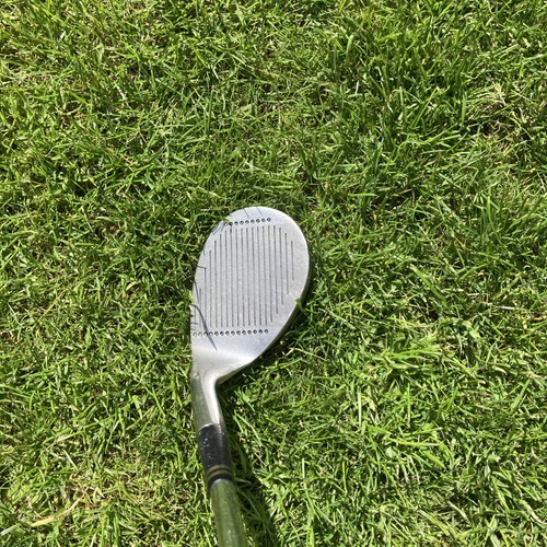Golf club wedge - bite,