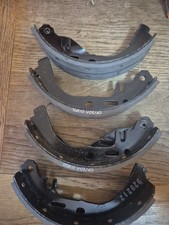 VAUXHALL ASTRA GTE MK 1 , ESTATE , CAVALIER SRI .. REAR BRAKE SHOE SET