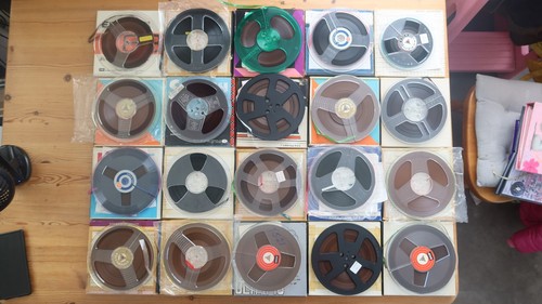Bundle boxed reel to - of,