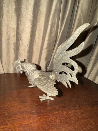 Vintage white metal - white, fighting