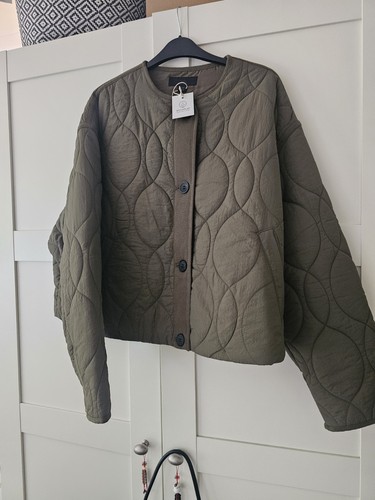 Bnwt zara short - zara, quilted