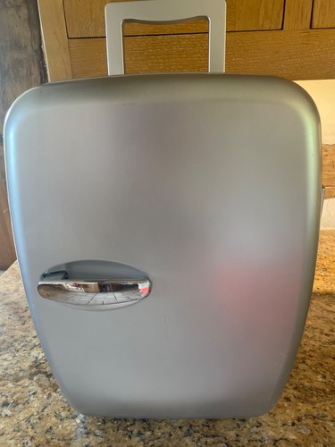 Thermoelectric cooler warmer - &,