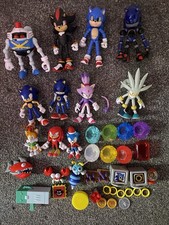 Sonic Figures + 7 Chaos Emeralds