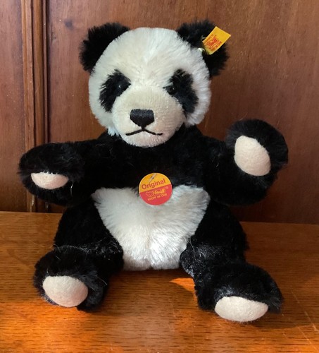 Small steiff seated panda - seated,