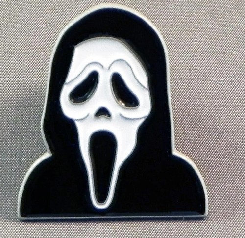 Scream pin badge ghost face - scream, badge.