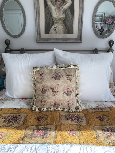 Aubusson style petite - , point