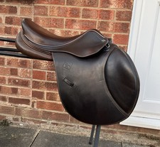 Beautiful 16’’ John Whitaker Young Rider Pony Jumping Saddle in Super Condition